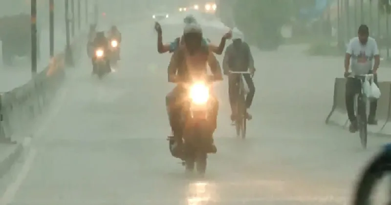 Uttar Pradesh: Schools closed in Lucknow due to heavy rain; Ayodhya area flooded after Saryu river overflows