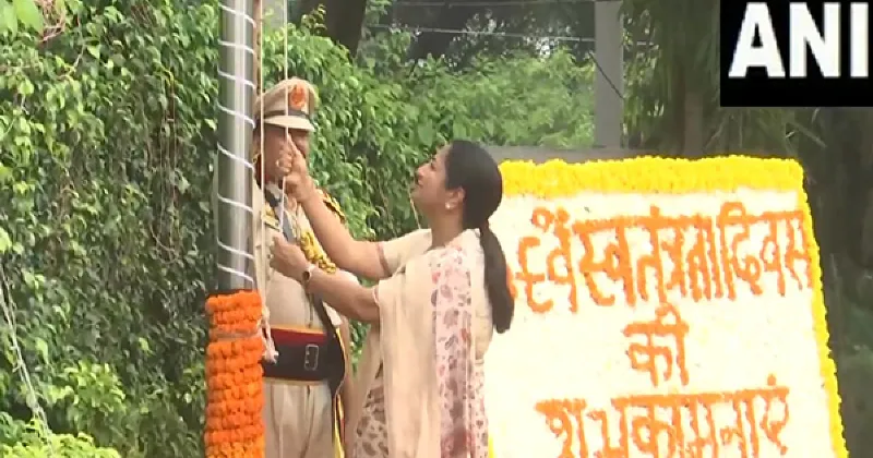 Delhi CM Rekha Gupta, along with others, hoists Tricolour on the occasion of 79th Independence Day