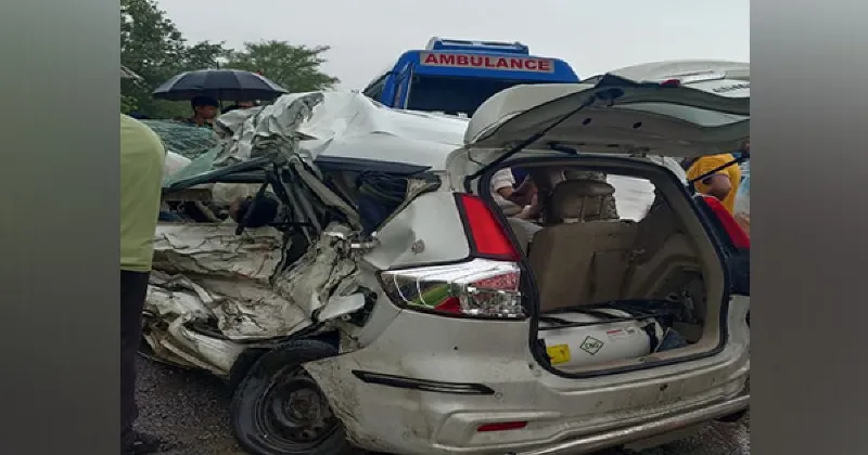 Chhattisgarh: Six killed and one injured in car-truck collision