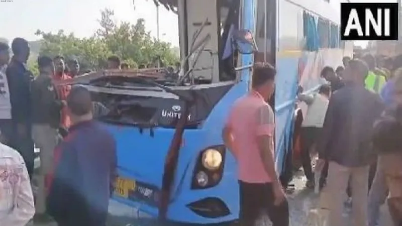 8 dead, 19 injured in Lucknow-Agra Expressway bus-tanker collision