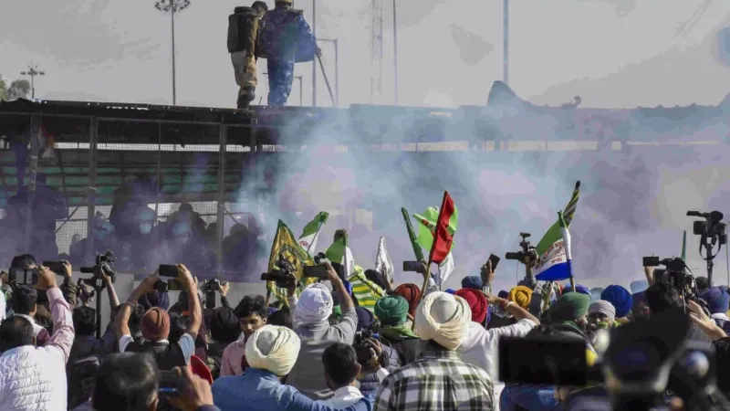 Farmer leaders call off 'Dilli Chalo' march for the day after tear gas shelling at Shambu border