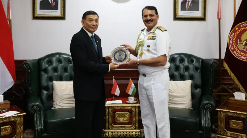 Admiral Dinesh Tripathi, Indonesia's Defence Minister hold talks on growing defence ties