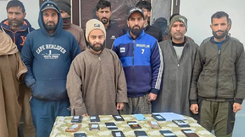 J&K police cyber cell recover 30 smartphones in Kulgam