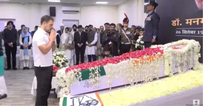 Rahul Gandhi, Sonia Gandhi, Kharge pay their last respects to former PM Manmohan Singh