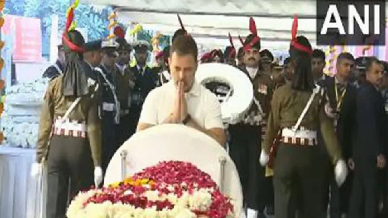 Rahul Gandhi pays last respect, lays wreath on mortal remains of former PM Manmohan Singh