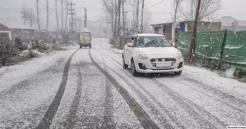 Heavy snowfall disrupts life in Kashmir; Flights, rail services suspended, Jammu-Srinagar highway closed