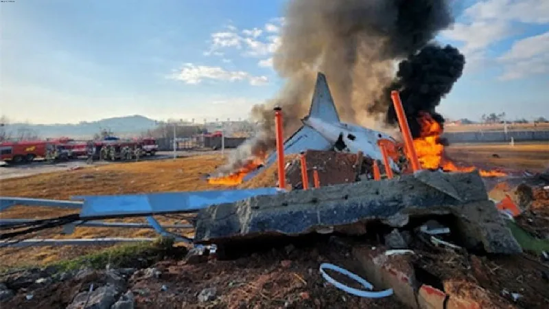 All but 2 rescued feared dead in South Korea plane crash