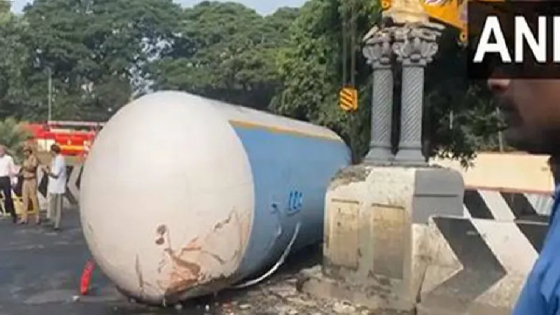 LPG tanker overturns in Tamil Nadu's Coimbatore