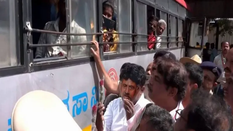 BJP workers hold protests in Bengaluru over 15 percent fare hike