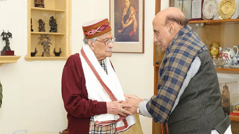 Defence Minister Rajnath Singh extends birthday wishes to BJP veteran Murli Manohar Joshi