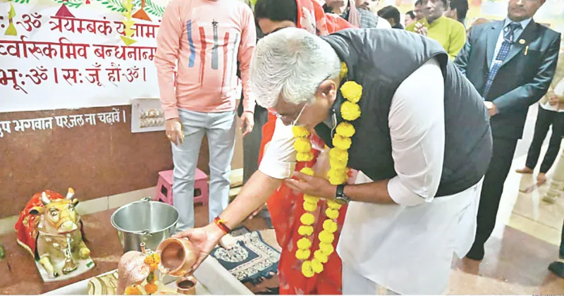 GS Shekhawat visits Govardhan Nath temple, holds jansunwai in Jodhpur