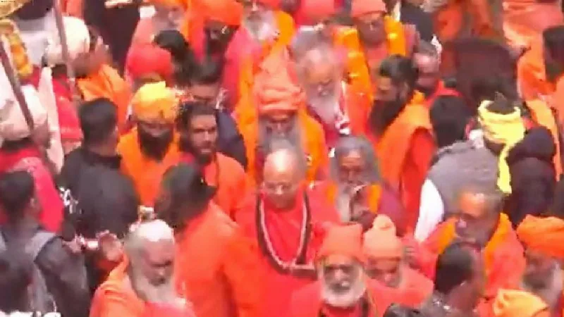 Anand Akhada's Peshwai arrives in prayagraj as preparations intensify for Mahakumbh Mela 2025