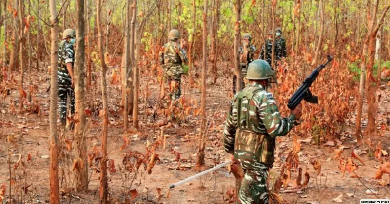 Chhattisgarh: Encounter breaks out between security forces, Naxals at Sukma-Bijapur border