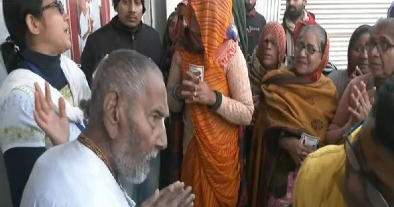 Ageless devotion: 128-yrs-old Swami Shivanand Saraswati steals the show at Maha Kumbh