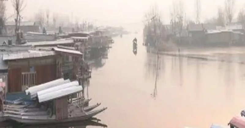 Srinagar: Thin layer of ice forms on Dal Lake as cold wave continues to engulf Kashmir