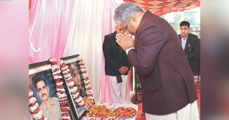 Yadav pays tributes to braveheart Nitish Kumar