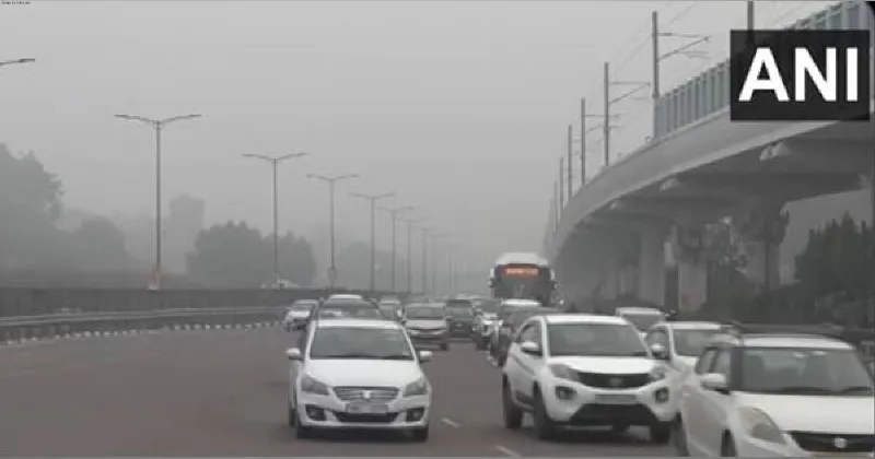 Fog, cold waves continue to grip North India