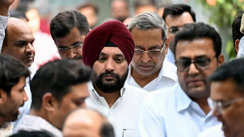 'Lost faith in you': 7 AAP MLAs resign days ahead of Delhi Polls citing 