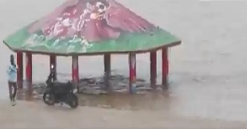 Water level rises in Prayagraj's Yamuna, Arail Ghat submerged under water