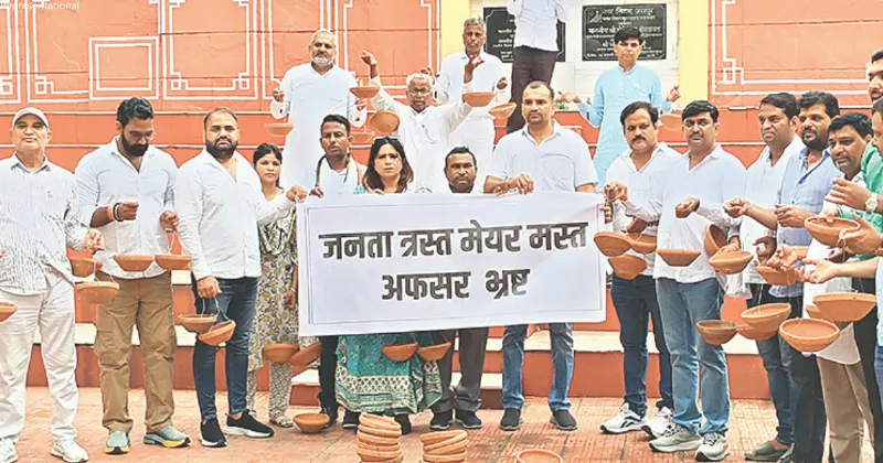 Protest at JMCG over civic neglect, fund delays