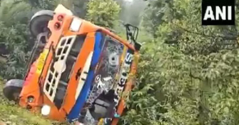Seven injured as bus overturns in J-K's Udhampur