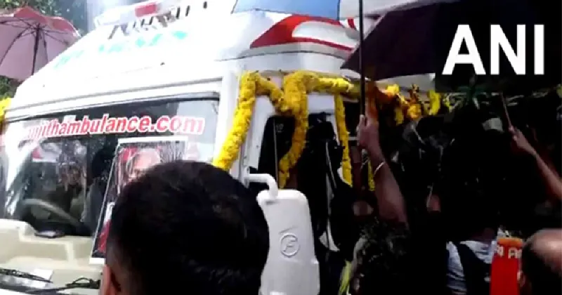 Mortal remains of former Kerala CM VS Achuthanandan taken to Durbar Hall for public homage