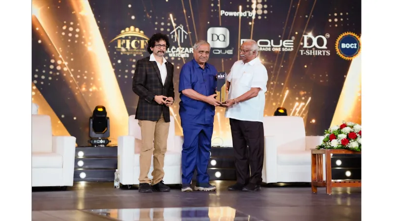 Manappuram Presents Unique Times MBA Award to VRL Group CMD at Kochi Ceremony