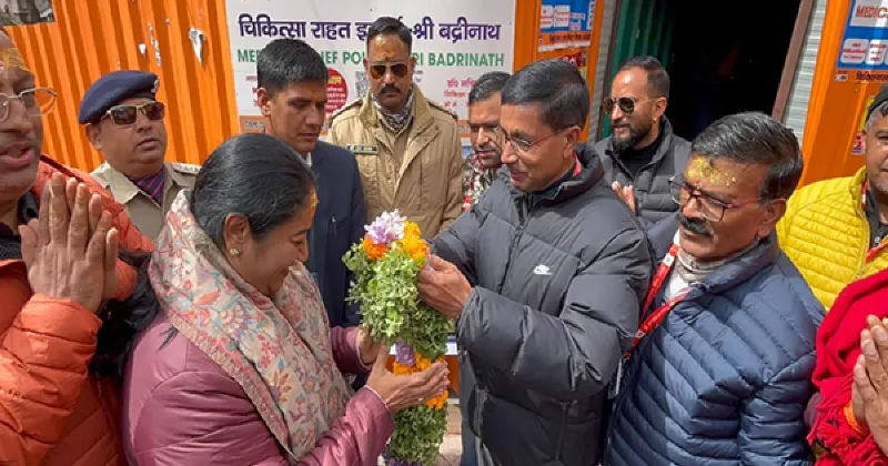 Delhi CM Rekha Gupta, along with her family, visits Badrinath