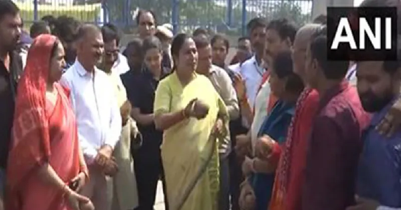 Delhi CM Rekha Gupta inaugurates construction work of Jan Sewa Camp in Haiderpur