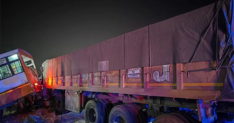 Three police recruits injured in road accident on Agra-Lucknow Expressway