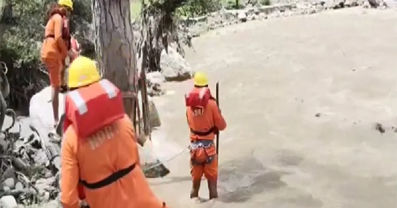 HP: NDRF recovers one body out of three people who went missing from flood-affected Sainj Valley