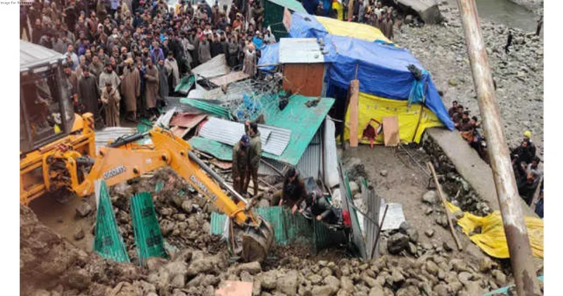 J-K: Three people injured after landslide in Pahalgam