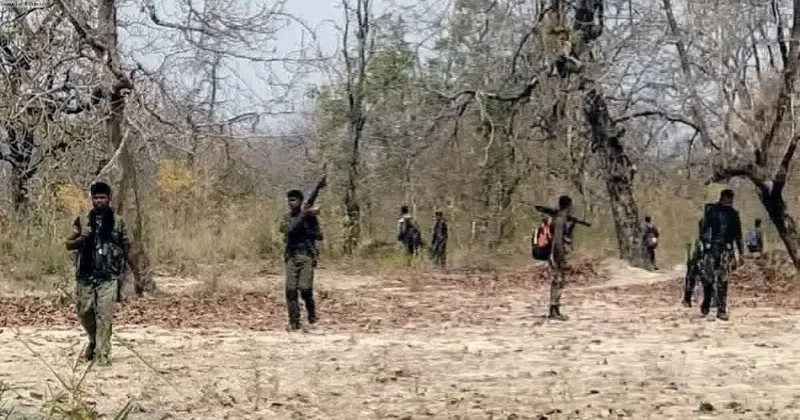 Chhattisgarh: 17 Naxalites surrender in Bijapur