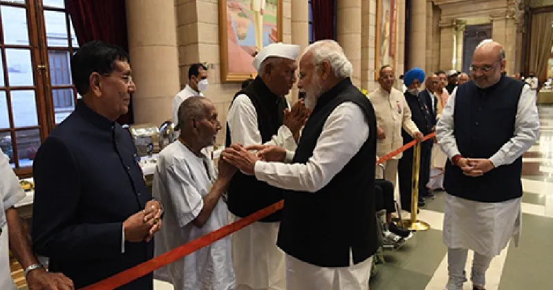 PM Modi mourns Yoga guru Swami Sivananda's demise