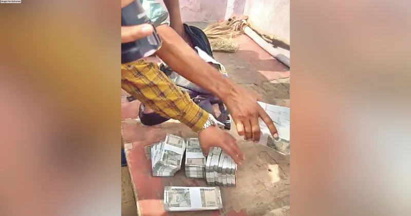 Key accused nabbed fleeing with Rs 20 Lakh