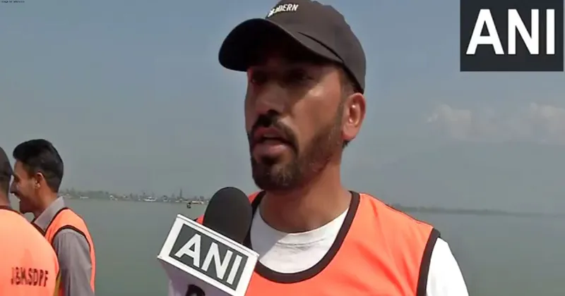 J-K : SDRF personnel conduct mock drill at Dal Lake following MHA directive