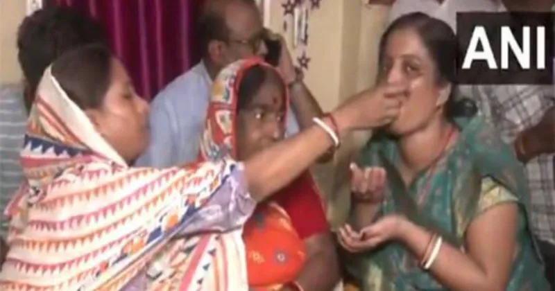 BSF jawan Purnam Kumar Shaw returns home after 21 days in Pakistani custody, family celebrates
