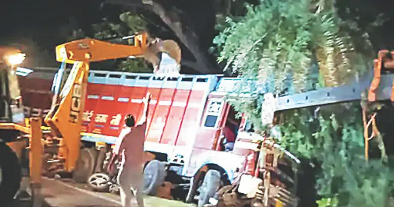 Truck mows down crowd helping crash victims; four killed, eight others hurt