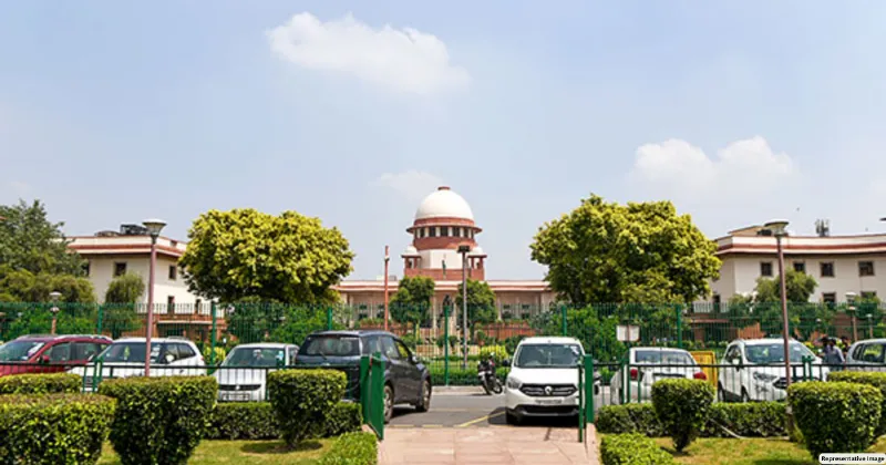 SC issues notice to Centre, states on plea challenging 1995 Waqf Act