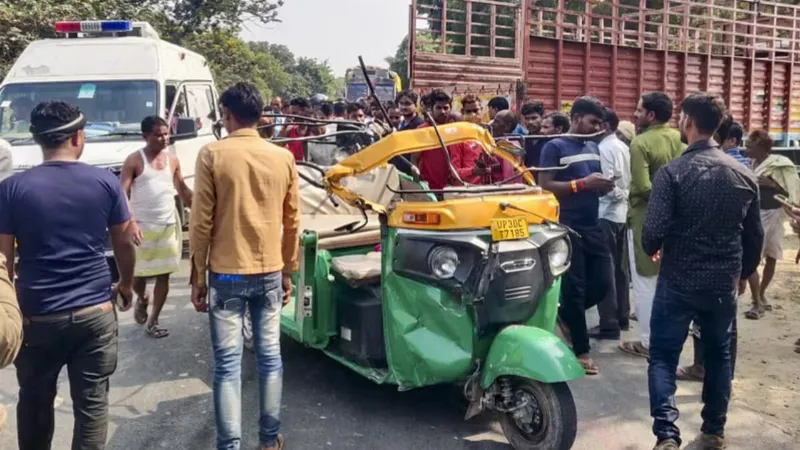 Uttar Pradesh: Ten died and four injured in auto-truck collision in Hardoi