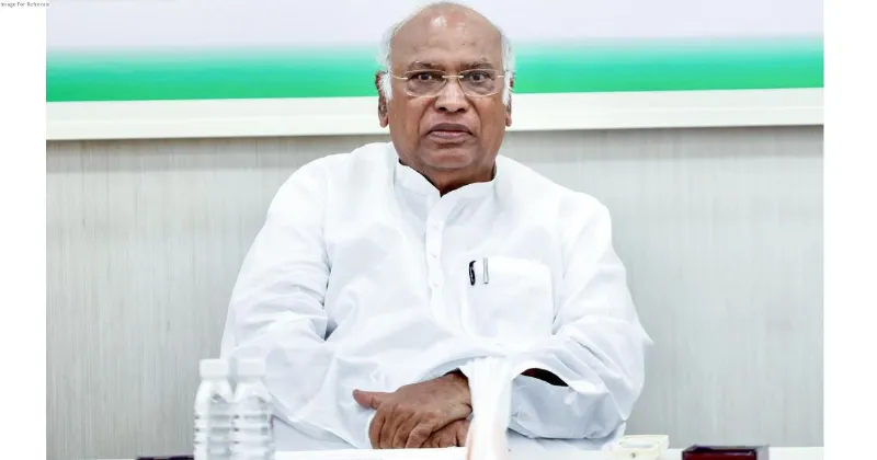 'People have lost confidence in both PM and CM': Kharge urges President Murmu's intervention in Manipur situation