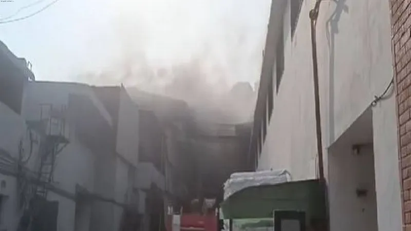 Fire breaks out at cloth factory in Ahmedabad