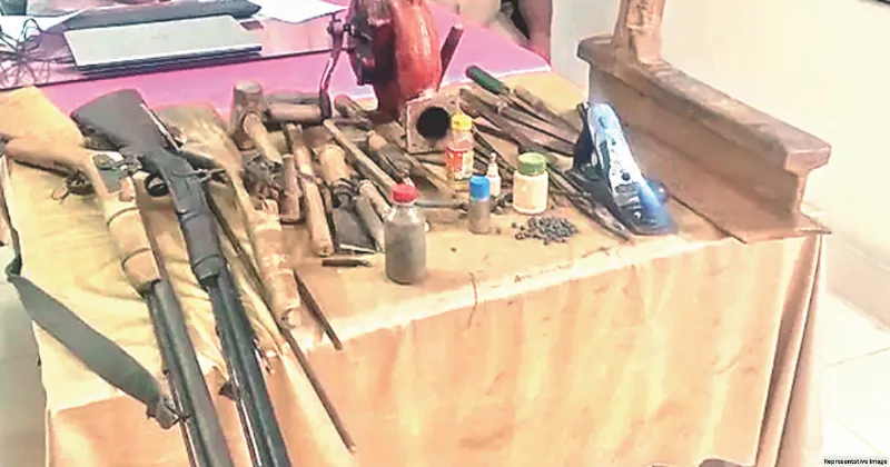 Sameja police raids illegal arms factory in Khichiya Village; 5 guns seized, 5 held