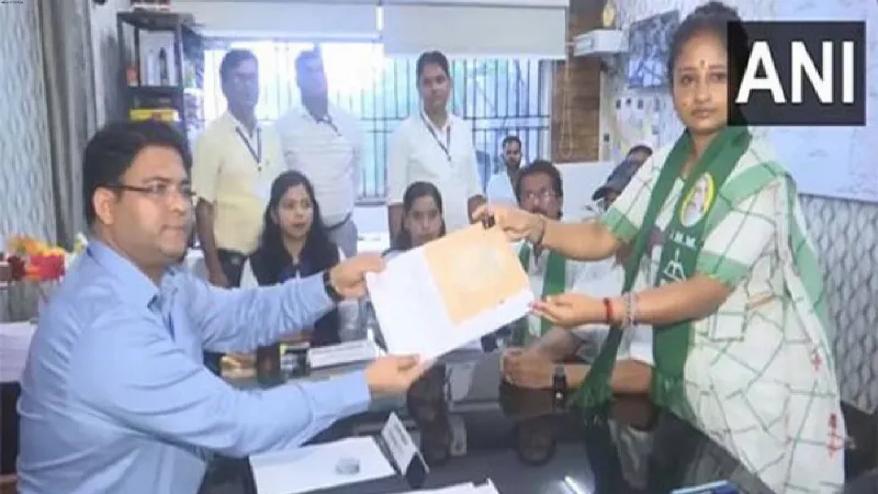 Jharkhand: JMM's Kalpana Soren files nomination from Gandey Assembly constituency