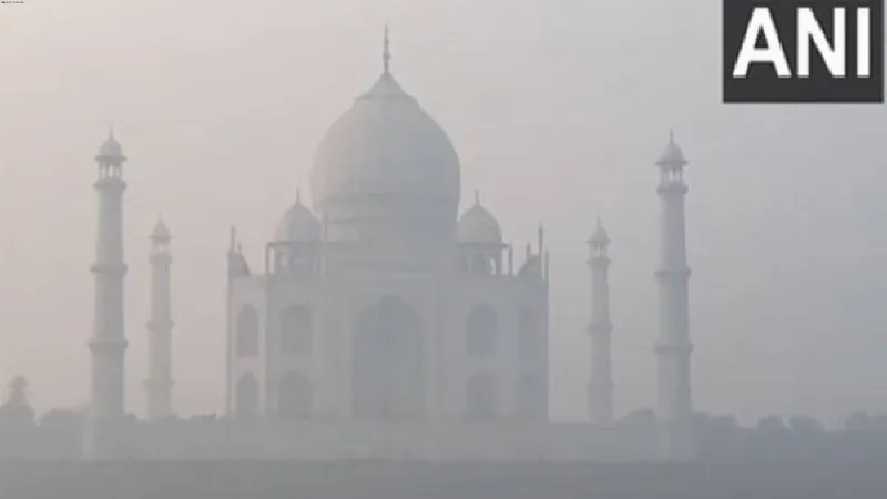 Taj Mahal engulfed in thick haze, tourists complain of low visibility