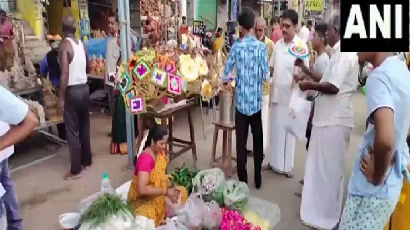 Tamil Nadu: People throng markets on Ganesh Chaturthi