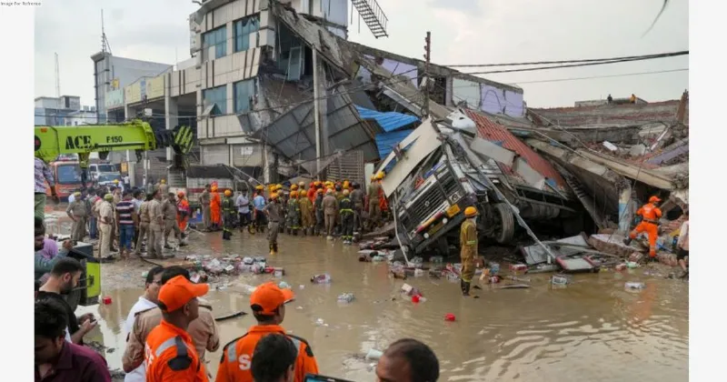 UP: One dead, 15 rescued and several feared trapped in building collapse in Lucknow's Transport Nagar