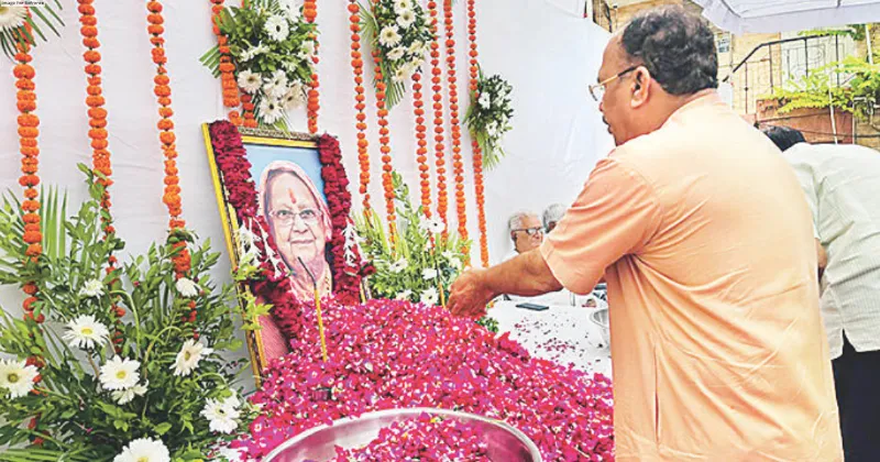 Tributes paid to former MLA Suryakanta Vyas at Geeta Bhawan