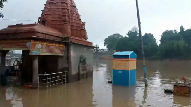 MP: Continuous rains in Ujjain lead to increase in Shipra river water level