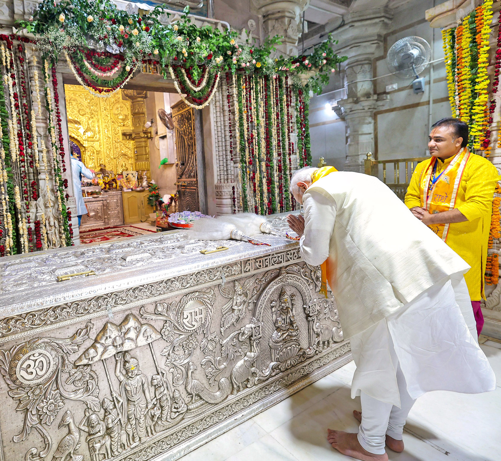 PM Modi at Sanwaliya temple.